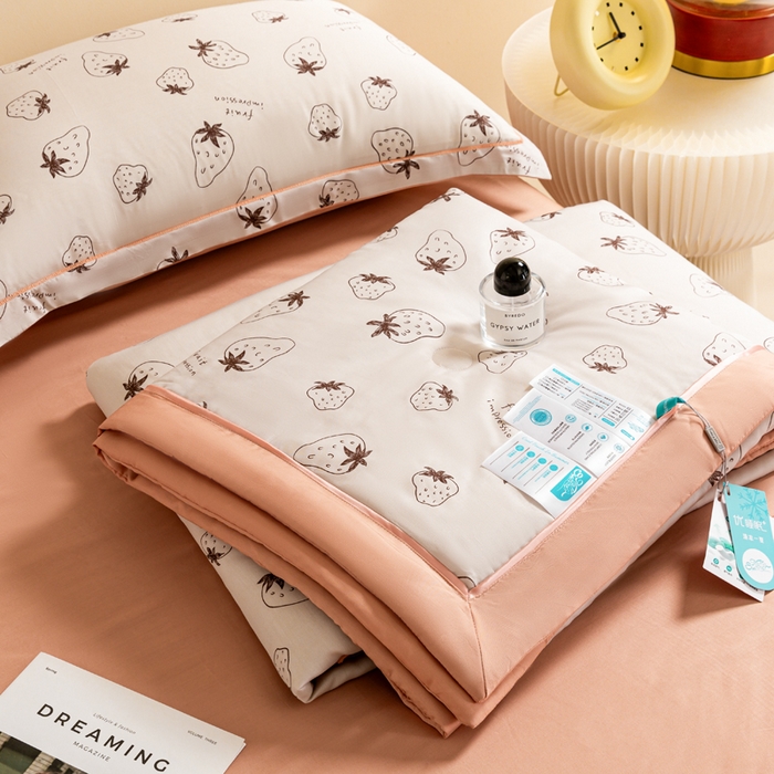 91家纺网 家纺一手货源 找家纺 2024新A类40S天丝莫代尔夏被四件套竹纤维凉感空调被卡通儿童夏凉被被子被芯红颜