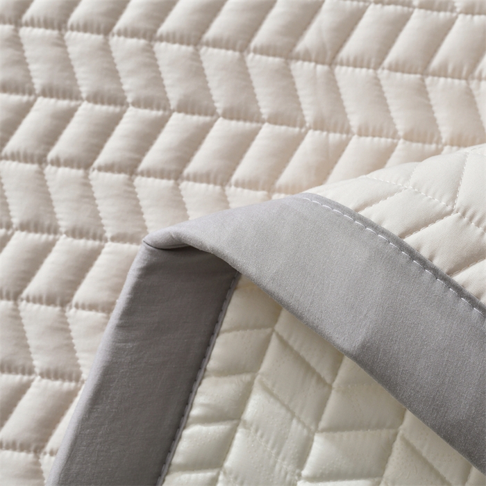 91家纺网 家纺一手货源 找家纺 鑫钰 2024新款冰格乳胶席 香槟驼