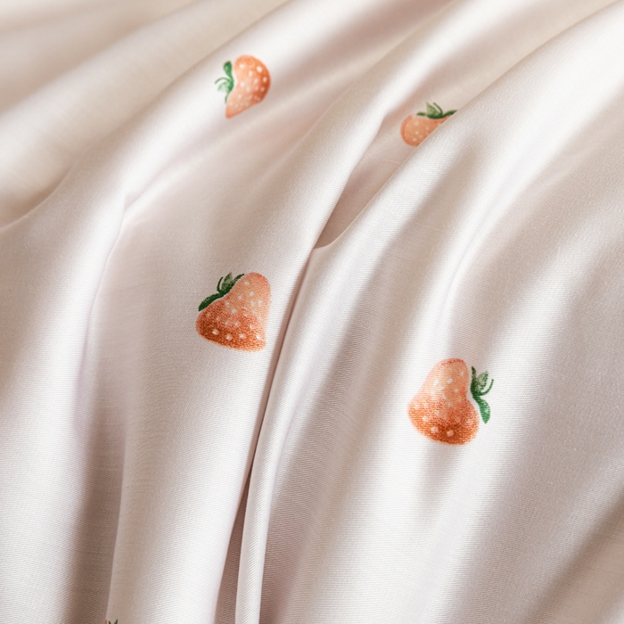 91家纺网 家纺一手货源 找家纺 2024新A类40S天丝莫代尔夏被四件套竹纤维凉感空调被卡通儿童夏凉被被子被芯草莓甜心