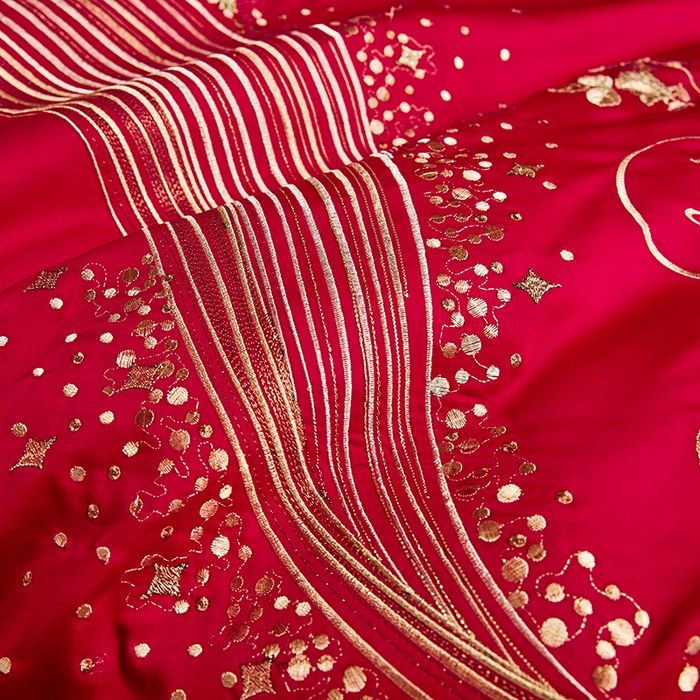 91家纺网 家纺一手货源 找家纺 晶缦家纺 2024纯棉全棉60支贡缎长绒棉刺绣花婚庆四件套--绣花贴边床单款 心心相印