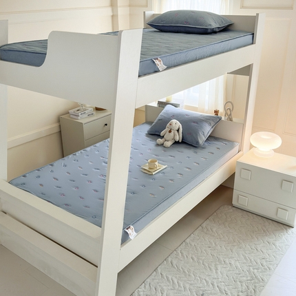 91家纺网 家纺一手货源 找家纺 尊康家纺（原磊科） 2024新款全棉色织夹棉上下铺大豆床笠-爱心笑脸系列 爱心笑脸-蓝