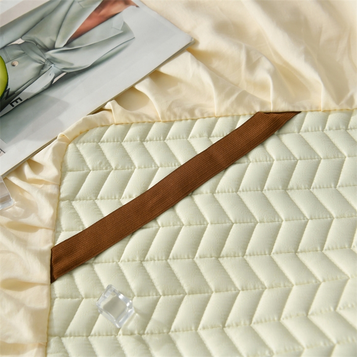 91家纺网 家纺一手货源 找家纺 鑫钰 2024新款10mm加厚天丝乳胶凉席床裙款 床裙款-浅米黄