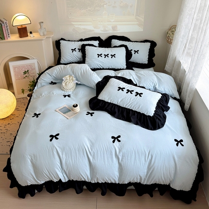 91家纺网 家纺一手货源 找家纺 富米莱（原臻工厂） 2024新款法式毛巾绣花边水洗棉四件套 赫本浅蓝