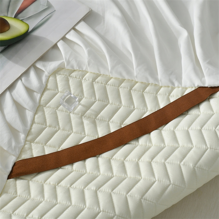 91家纺网 家纺一手货源 找家纺 鑫钰 2024新款10mm加厚天丝乳胶凉席床裙款 床裙款-冰川白