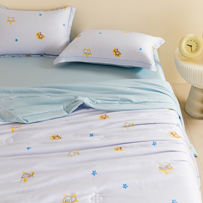 91家纺网 家纺一手货源 找家纺 2024新A类40S天丝莫代尔夏被四件套竹纤维凉感空调被卡通儿童夏凉被被子被芯星星点灯-蓝