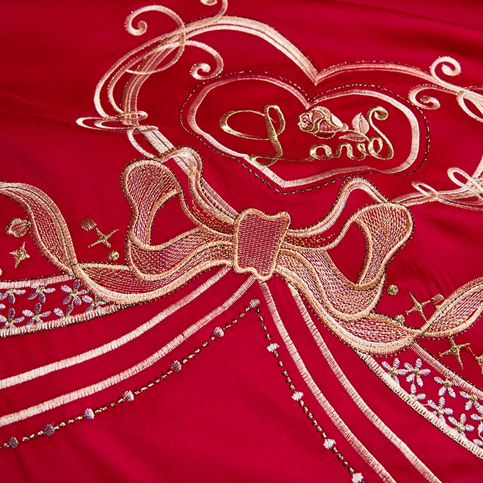 91家纺网 家纺一手货源 找家纺 晶缦家纺 2024纯棉全棉60支贡缎长绒棉刺绣花婚庆四件套--普通贴边床单款 千禧爱恋