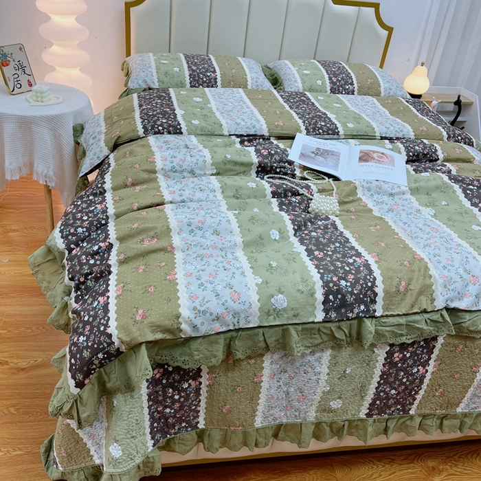 91家纺网 家纺一手货源 找家纺 暖居 2024新款砂洗棉花被套全棉床盖四件套绗缝夹棉纯棉床盖三件套 荷塘月色