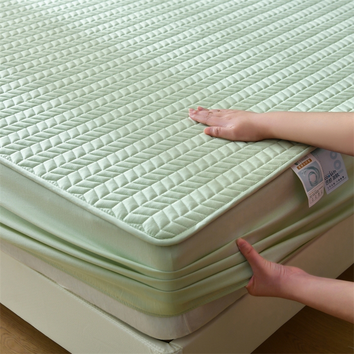 91家纺网 家纺一手货源 找家纺 鑫钰 2024新款10mm加厚天丝乳胶凉席床笠款 清新绿