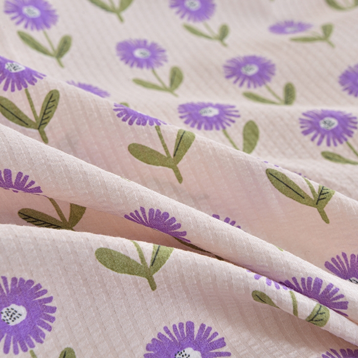 91家纺网 家纺一手货源 找家纺 梦柏家纺 2024新款亲肤泡泡棉夹棉床盖夏被四件套 小雏菊