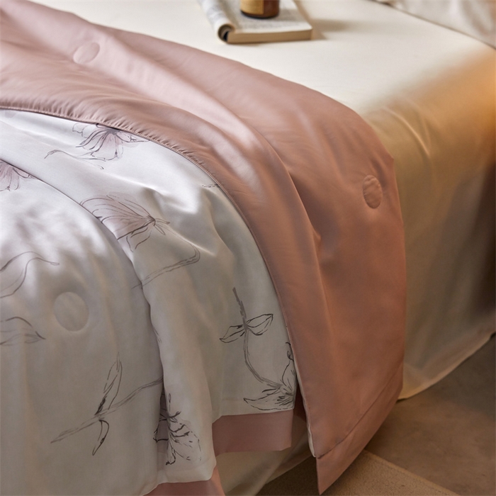 91家纺网 家纺一手货源 找家纺 安莱生活 2024新款莱赛尔天丝50支宽边工艺款单夏被被子被芯 天丝夏被-枝叶诗韵