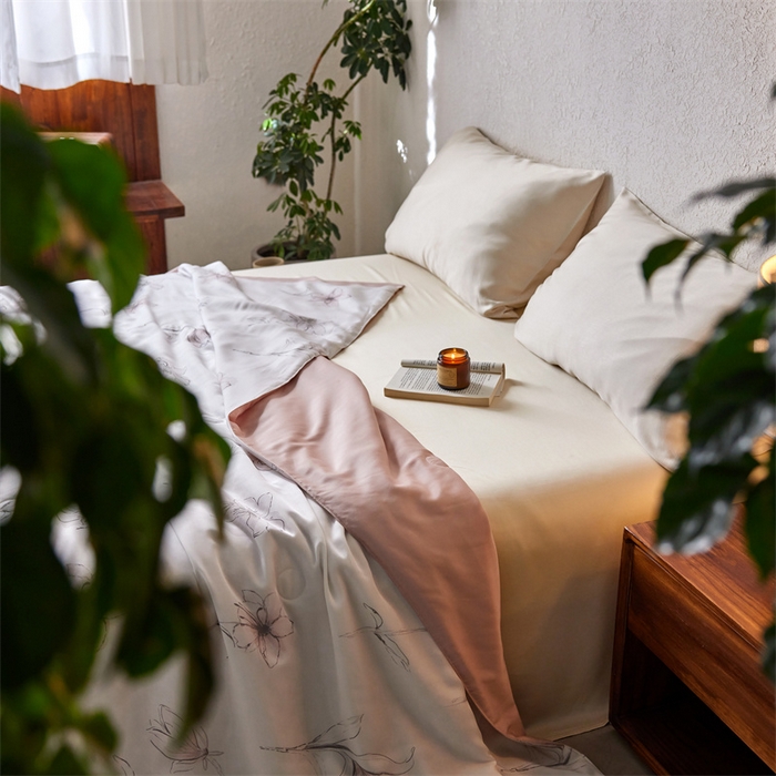 91家纺网 家纺一手货源 找家纺 安莱生活 2024新款莱赛尔天丝50支宽边工艺款单夏被被子被芯 天丝夏被-枝叶诗韵