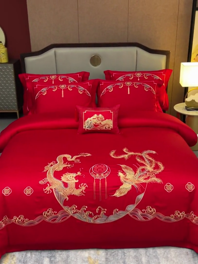 91家纺网 家纺一手货源 找家纺 晶缦家纺 2024纯棉全棉60支贡缎长绒棉刺绣花婚庆四件套--绣花贴边床单款 锦绣龙凤