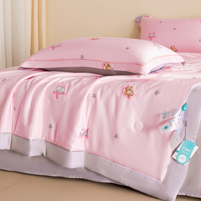 91家纺网 家纺一手货源 找家纺 2024新A类40S天丝莫代尔夏被四件套竹纤维凉感空调被卡通儿童夏凉被被子被芯星星点灯 粉