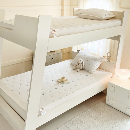 91家纺网 家纺一手货源 找家纺 尊康家纺（原磊科） 2024新款全棉色织夹棉上下铺大豆床笠-爱心笑脸系列 爱心笑脸-白