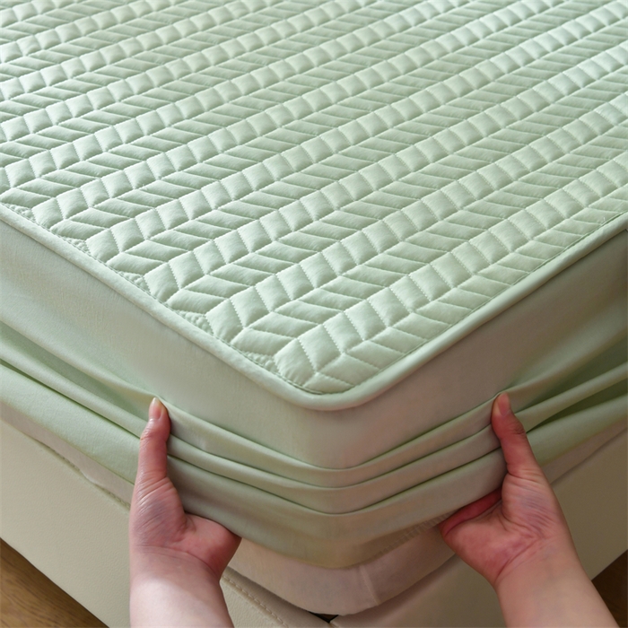 91家纺网 家纺一手货源 找家纺 鑫钰 2024新款10mm加厚天丝乳胶凉席床笠款 清新绿