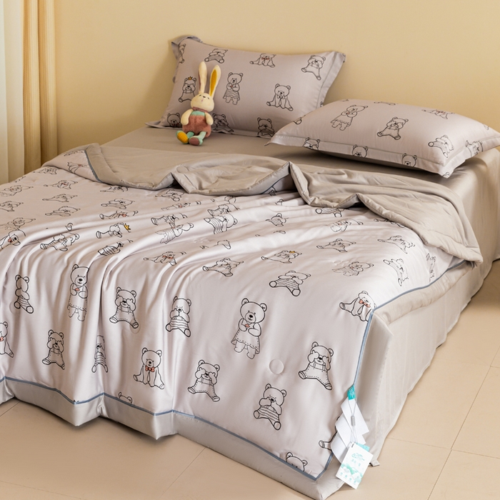 91家纺网 家纺一手货源 找家纺 2024新A类40S天丝莫代尔夏被四件套竹纤维凉感空调被卡通儿童夏凉被被子被芯幸福一家