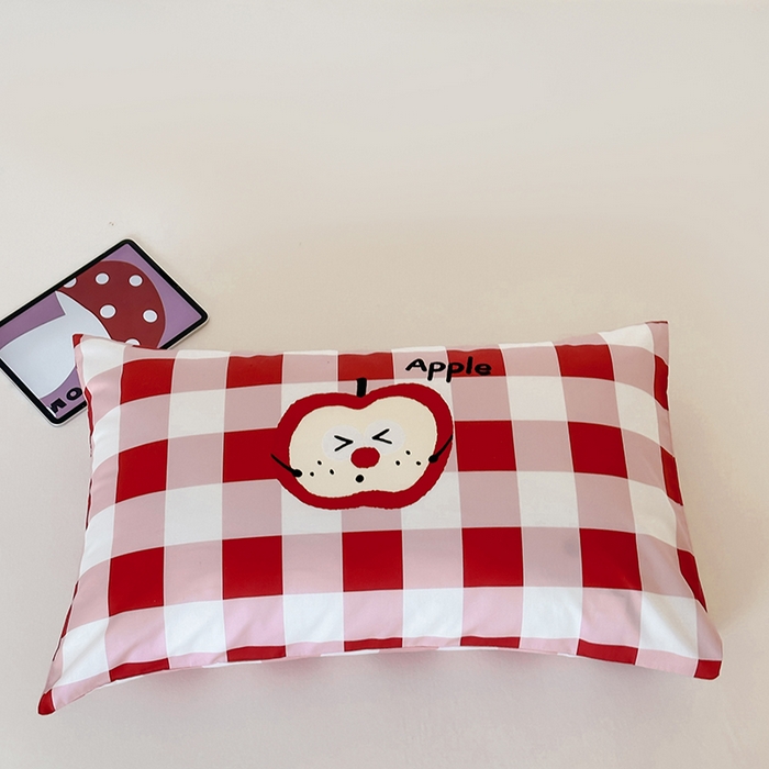 91家纺网 家纺一手货源 找家纺 昔可 2024新款大版数码印花单枕套 红格苹果