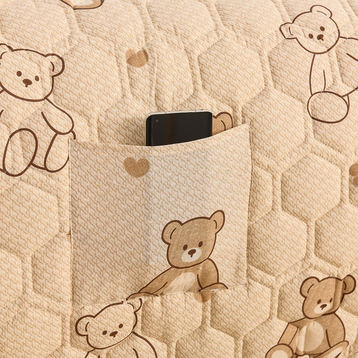 91家纺网 家纺一手货源 找家纺 恋绒家纺 2025新款全棉夹棉床头罩 快乐熊仔