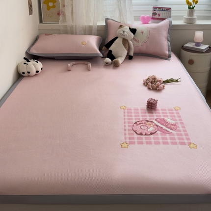 91家纺网 家纺一手货源 找家纺 山茶 2024新款凉感舒适亲肤冰丝藤席 冰藤席-曲奇格