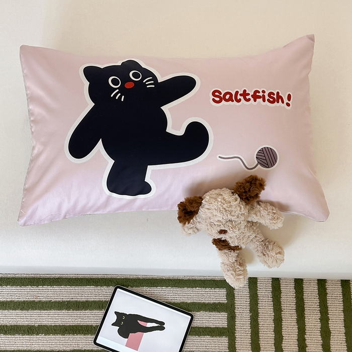 91家纺网 家纺一手货源 找家纺 昔可 2024新款大版数码印花单枕套 酷酷黑猫