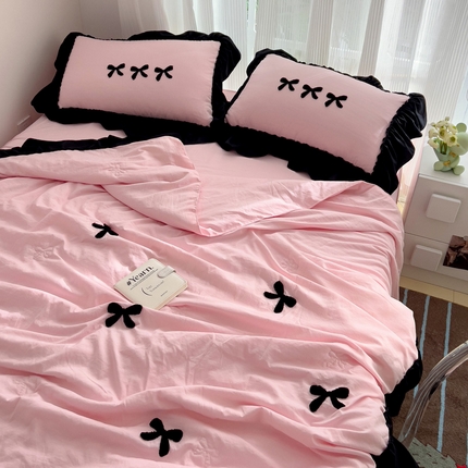 91家纺网 家纺一手货源 找家纺 （总）富米莱（原臻工厂） 2024新款法式毛巾绣花边水洗夏被四件套