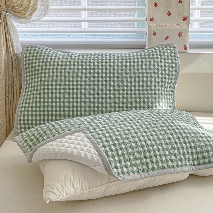 91家纺网 家纺一手货源 找家纺 爱港 2024全棉水洗色织绗缝绑带枕巾加厚夹棉隔脏防滑枕巾80*50cm布莱格-绿