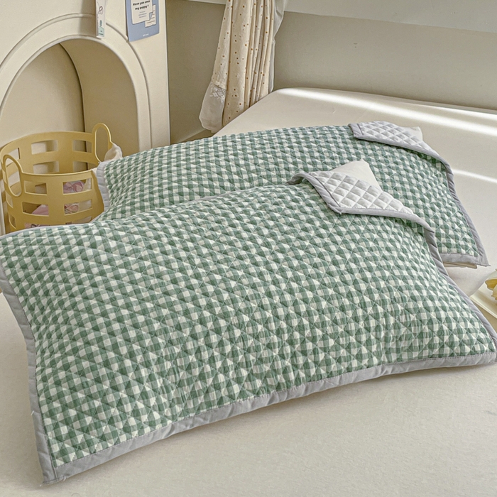 91家纺网 家纺一手货源 找家纺 爱港 2024全棉水洗色织绗缝绑带枕巾加厚夹棉隔脏防滑枕巾80*50cm布莱格-绿