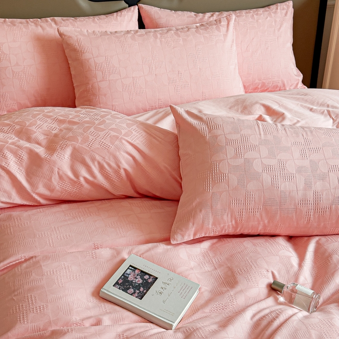 91家纺网 家纺一手货源 找家纺 金丝鸟家纺 2024新款棉水洗棉纯色提花四件套 风车 粉