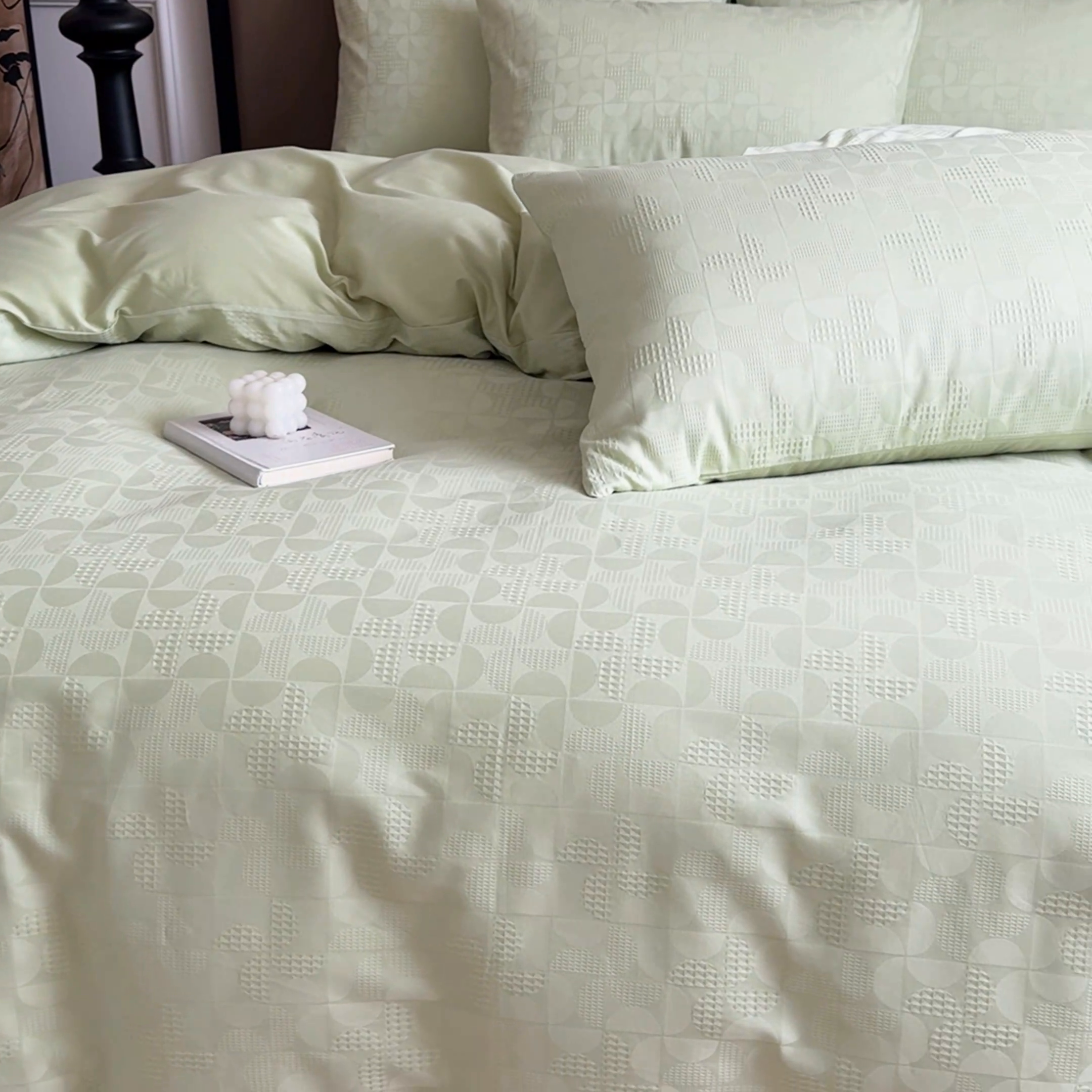 91家纺网 家纺一手货源 找家纺 金丝鸟家纺 2024新款棉水洗棉纯色提花四件套 风车 绿