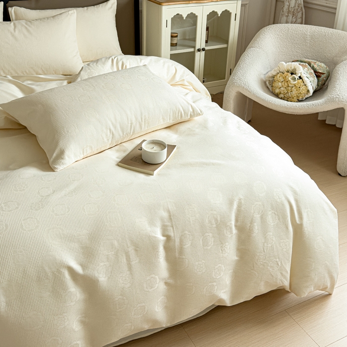 91家纺网 家纺一手货源 找家纺 金丝鸟家纺 2024新款棉水洗棉纯色提花四件套 山茶花 白