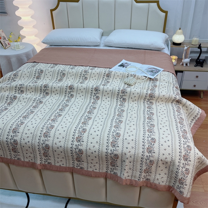 91家纺网 家纺一手货源 找家纺 暖居 2024新款双面天丝单件床盖 扶苏咖