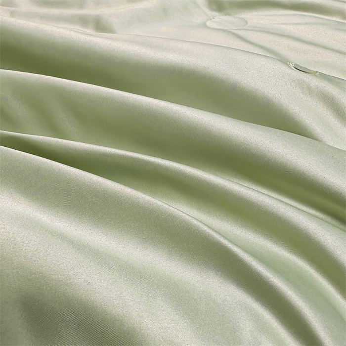 91家纺网 家纺一手货源 找家纺 满羽家纺 2024热款冰丝绸冰豆豆被夏被四件套凉感空调被（踩棉工艺）蝴蝶结-翡翠绿