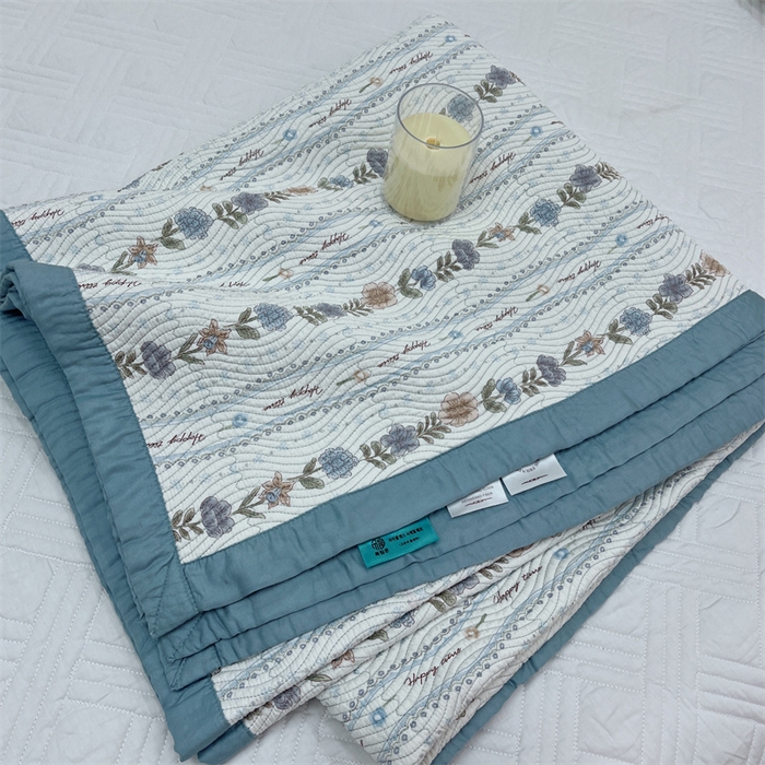 91家纺网 家纺一手货源 找家纺 暖居 2024新款双面天丝单件床盖 清澈