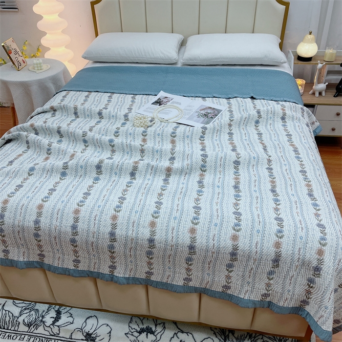 91家纺网 家纺一手货源 找家纺 暖居 2024新款双面天丝单件床盖 清澈