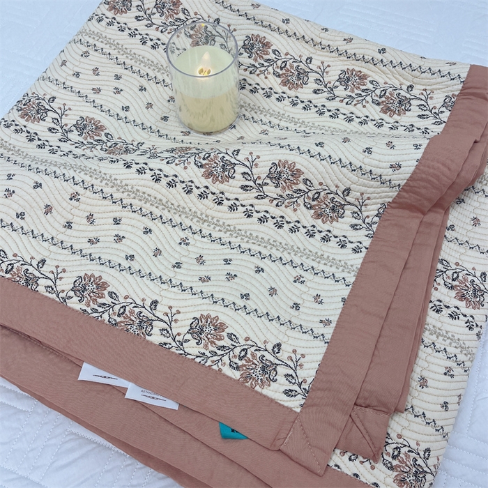 91家纺网 家纺一手货源 找家纺 暖居 2024新款双面天丝单件床盖 扶苏咖