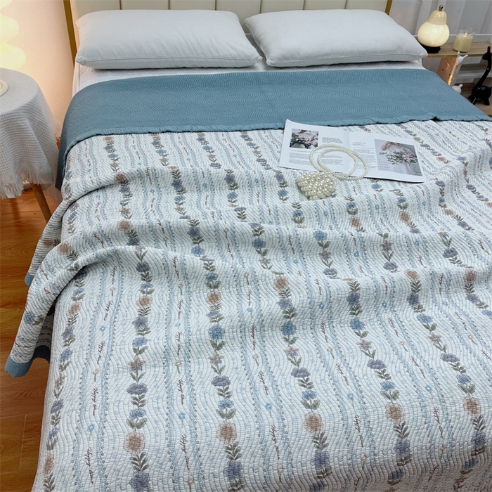 91家纺网 家纺一手货源 找家纺 暖居 2024新款双面天丝单件床盖 清澈