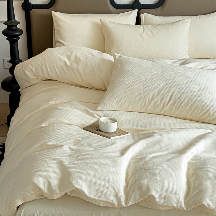 91家纺网 家纺一手货源 找家纺 金丝鸟家纺 2024新款棉水洗棉纯色提花四件套 山茶花 白