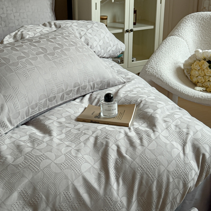 91家纺网 家纺一手货源 找家纺 金丝鸟家纺 2024新款棉水洗棉纯色提花四件套 风车 灰