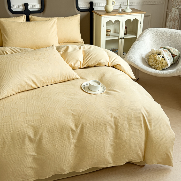 91家纺网 家纺一手货源 找家纺 金丝鸟家纺 2024新款棉水洗棉纯色提花四件套 山茶花 姜黄