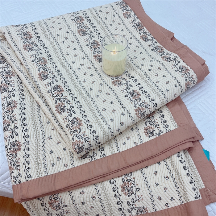 91家纺网 家纺一手货源 找家纺 暖居 2024新款双面天丝单件床盖 扶苏咖