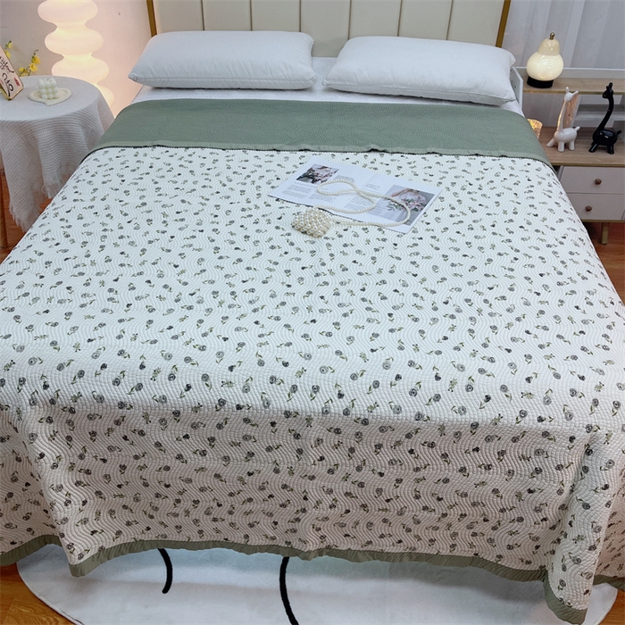 91家纺网 家纺一手货源 找家纺 暖居 2024新款双面天丝单件床盖 茶香绿