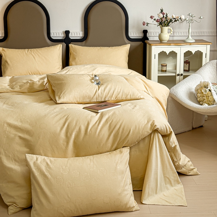 91家纺网 家纺一手货源 找家纺 金丝鸟家纺 2024新款棉水洗棉纯色提花四件套 山茶花 姜黄