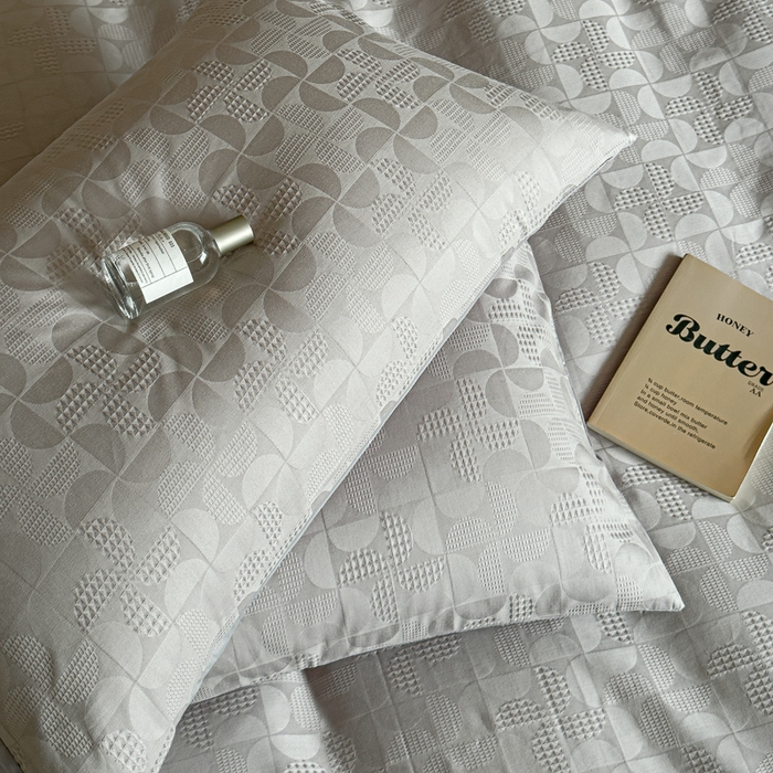 91家纺网 家纺一手货源 找家纺 金丝鸟家纺 2024新款棉水洗棉纯色提花四件套 风车 灰