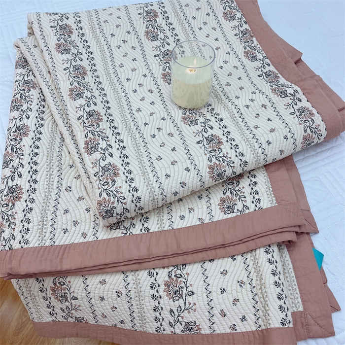 91家纺网 家纺一手货源 找家纺 暖居 2024新款双面天丝单件床盖 扶苏咖