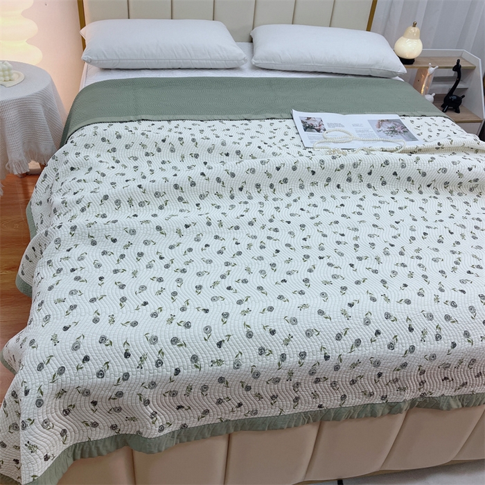 91家纺网 家纺一手货源 找家纺 暖居 2024新款双面天丝单件床盖 茶香绿