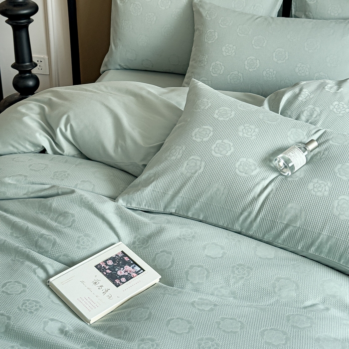 91家纺网 家纺一手货源 找家纺 金丝鸟家纺 2024新款棉水洗棉纯色提花四件套 山茶花 青石兰