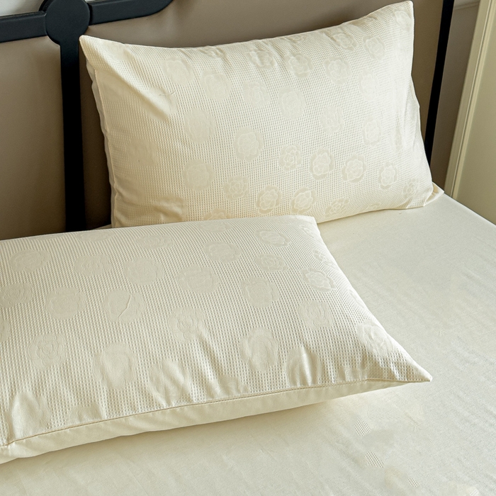 91家纺网 家纺一手货源 找家纺 金丝鸟家纺 2024新款棉水洗棉纯色提花四件套 山茶花 白