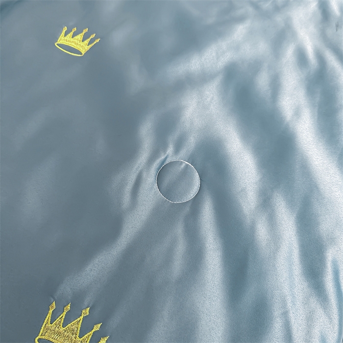 91家纺网 家纺一手货源 找家纺 满羽家纺 2024热款冰丝绸冰豆豆被夏被四件套凉感空调被（踩棉工艺）皇冠-宾利蓝