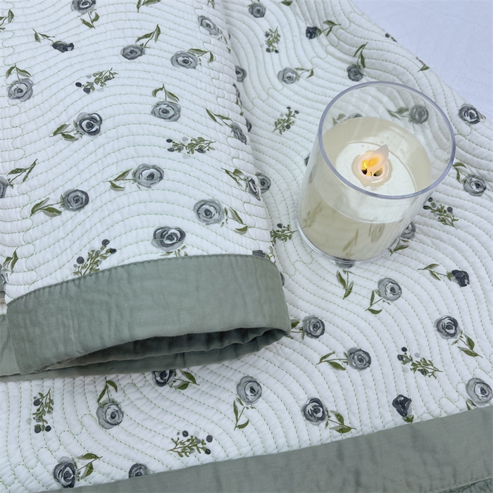 91家纺网 家纺一手货源 找家纺 暖居 2024新款双面天丝单件床盖 茶香绿