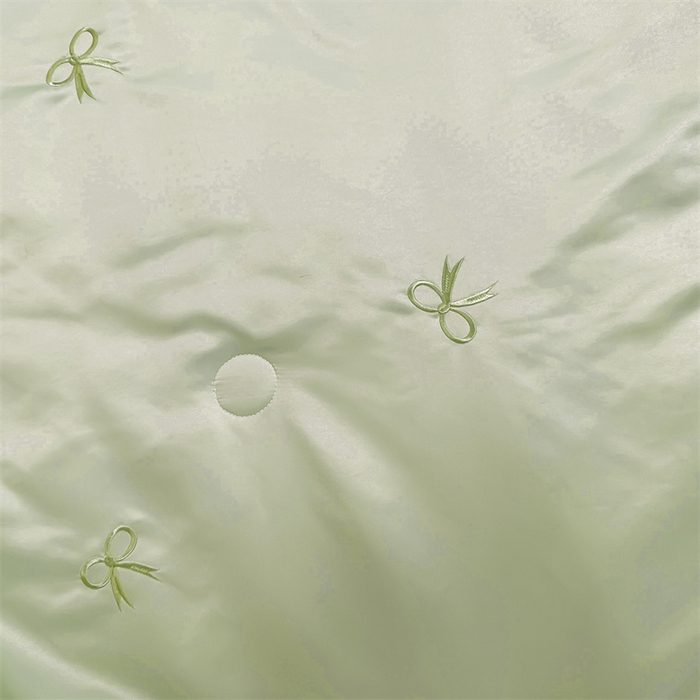91家纺网 家纺一手货源 找家纺 满羽家纺 2024热款冰丝绸冰豆豆被夏被四件套凉感空调被（踩棉工艺）蝴蝶结-翡翠绿